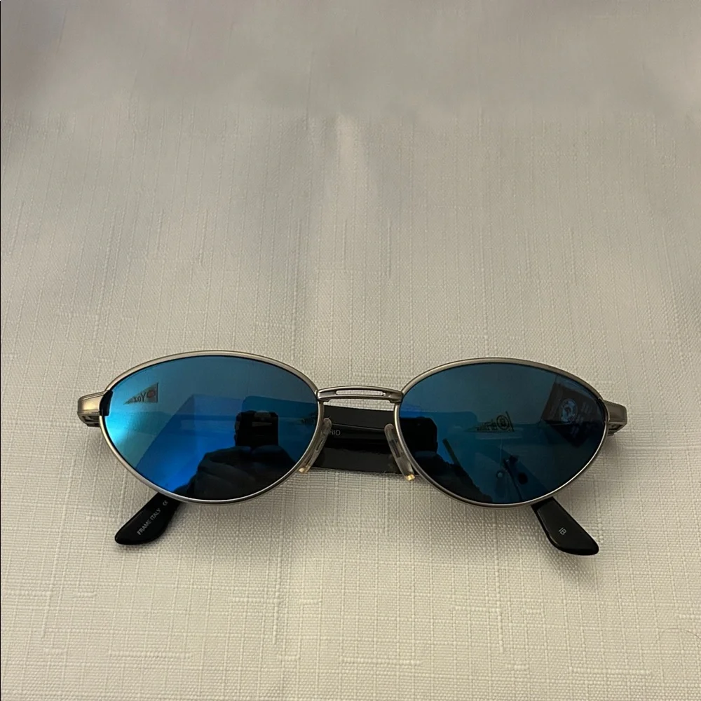 Vintage Notorio N121 Stylish Blue Oval Sunglasses. New w/o tags. 100% UV